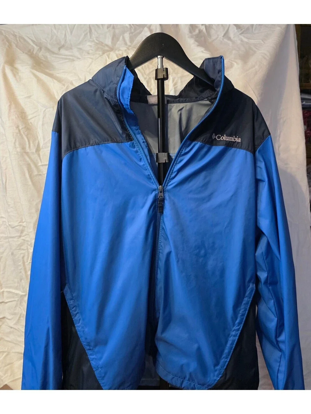 Columbia Glenmaker Mens Blue and Black Lightweight Jacket, Size Medium